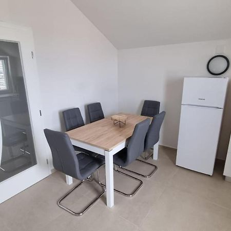 Kings Landing Apartment โนวาลยา ภายนอก รูปภาพ