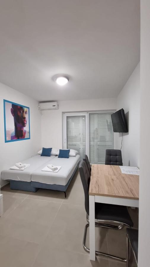 Kings Landing Apartment โนวาลยา ภายนอก รูปภาพ