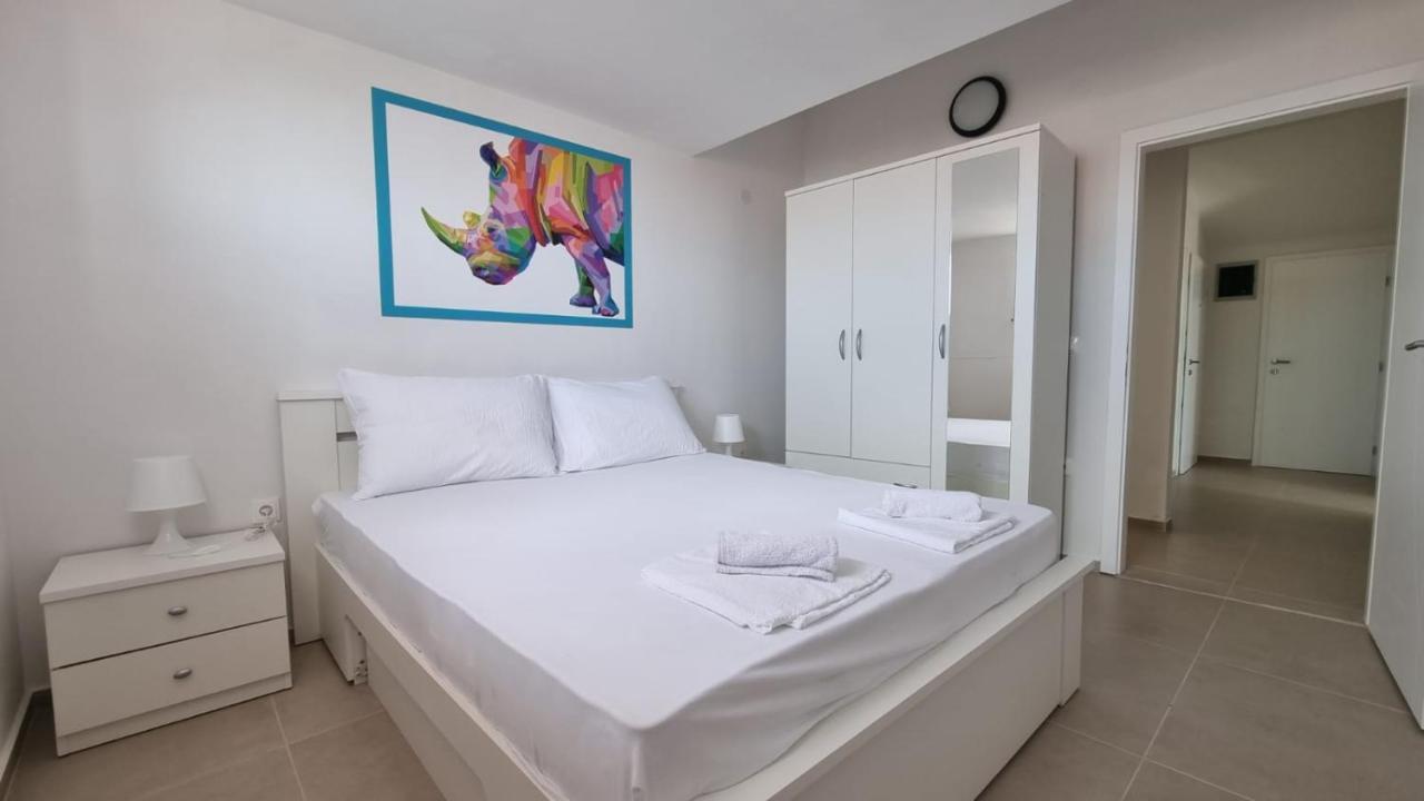 Kings Landing Apartment โนวาลยา ภายนอก รูปภาพ