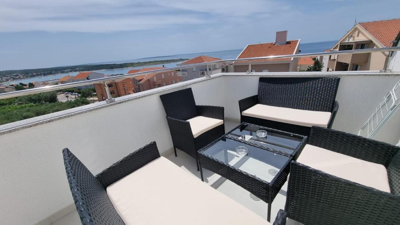 Kings Landing Apartment โนวาลยา ภายนอก รูปภาพ