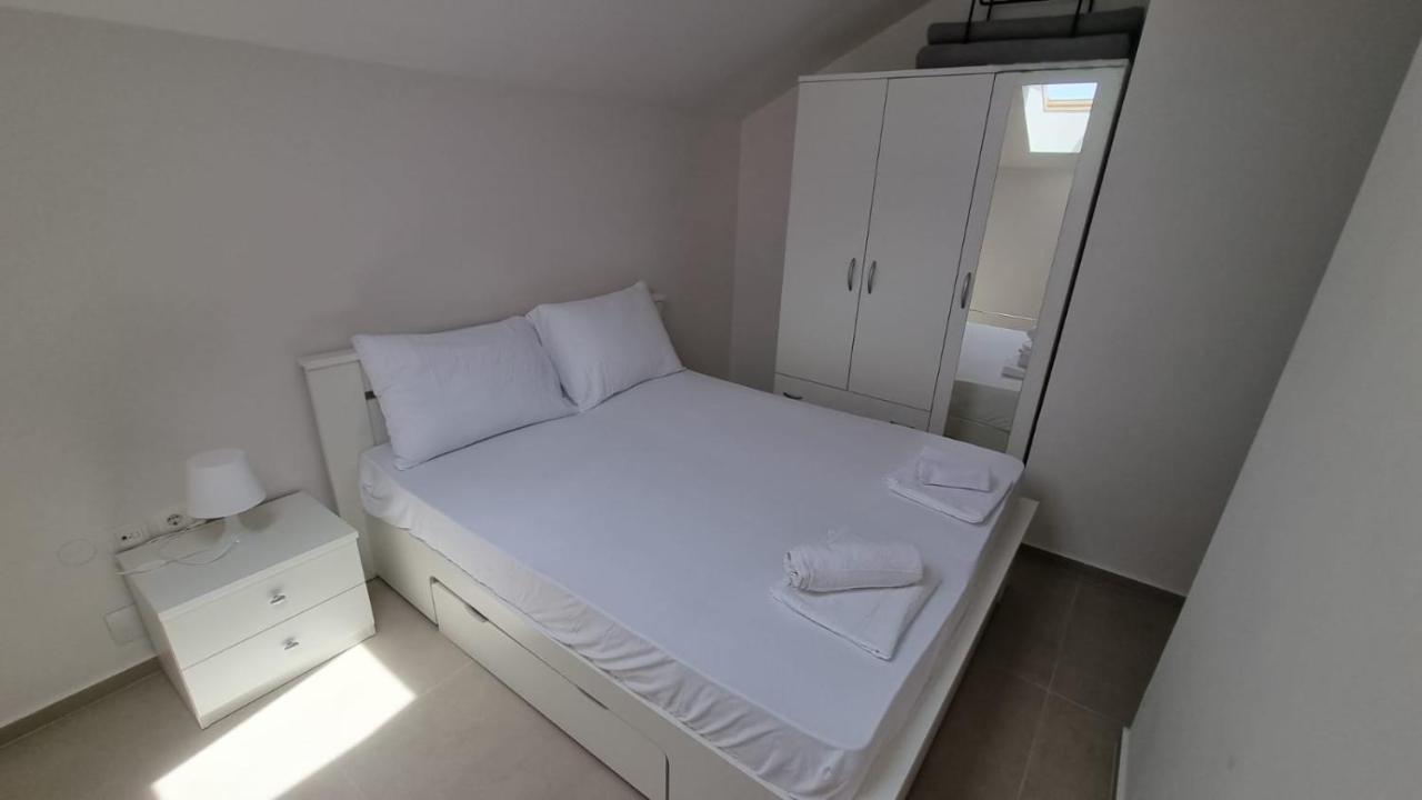 Kings Landing Apartment โนวาลยา ภายนอก รูปภาพ