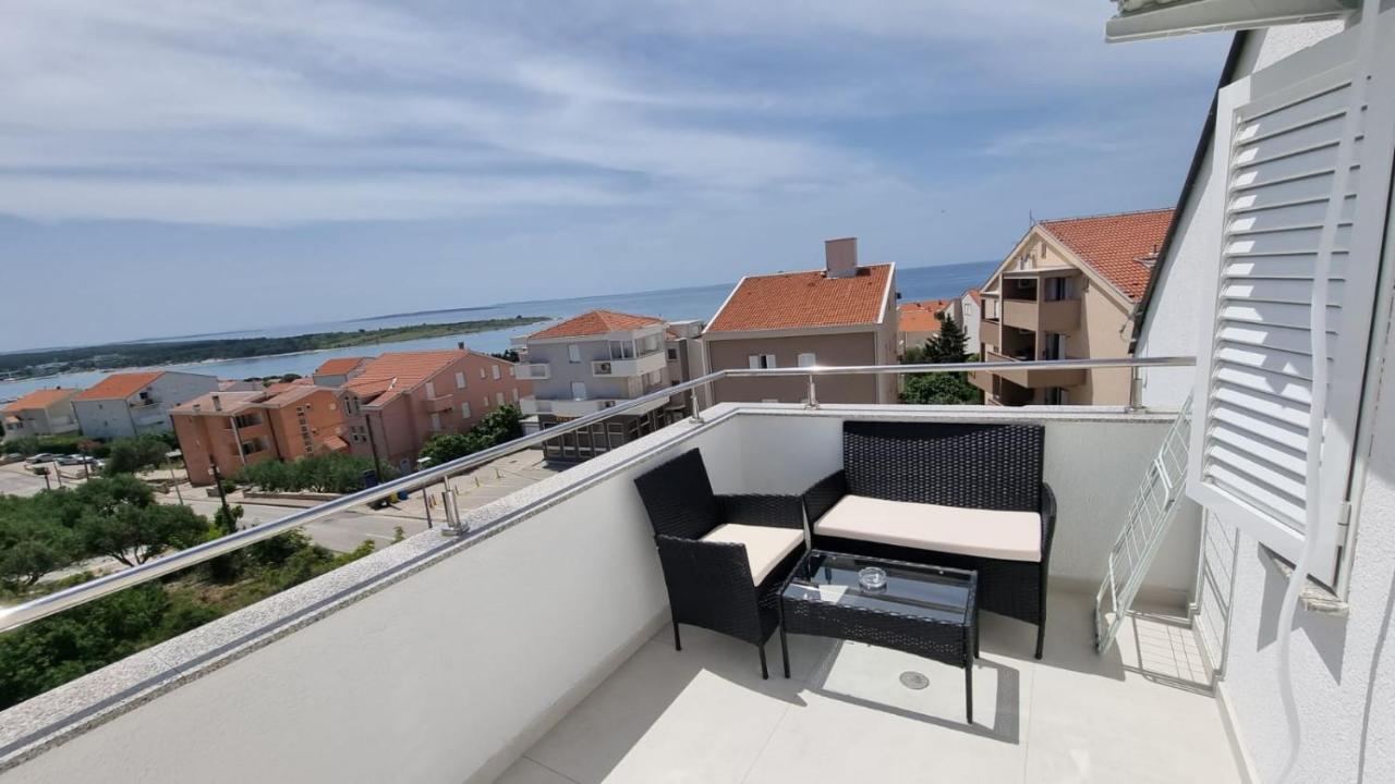 Kings Landing Apartment โนวาลยา ภายนอก รูปภาพ