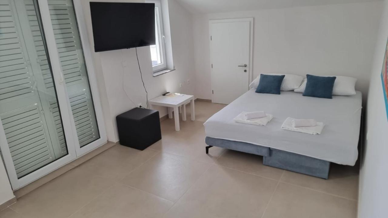 Kings Landing Apartment โนวาลยา ภายนอก รูปภาพ