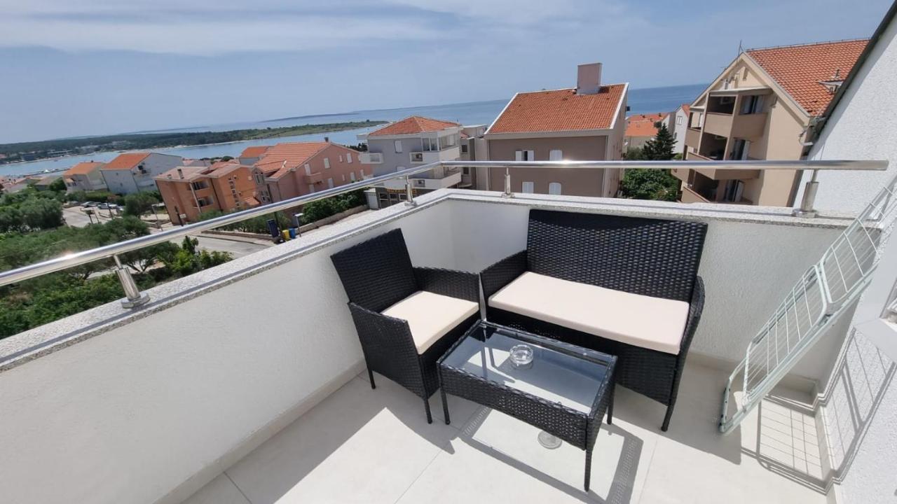 Kings Landing Apartment โนวาลยา ภายนอก รูปภาพ