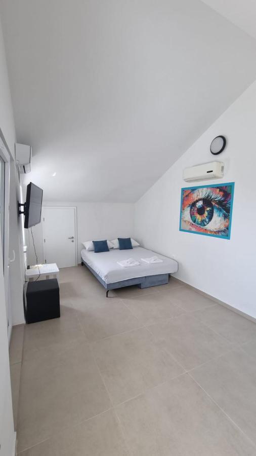 Kings Landing Apartment โนวาลยา ภายนอก รูปภาพ