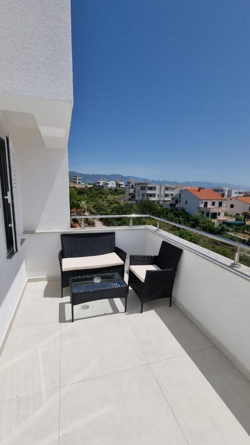Kings Landing Apartment โนวาลยา ภายนอก รูปภาพ