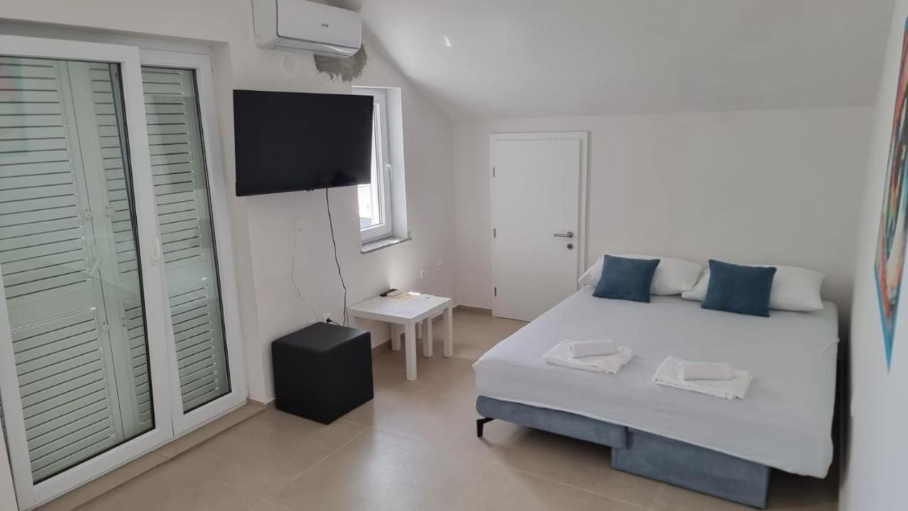 Kings Landing Apartment โนวาลยา ภายนอก รูปภาพ